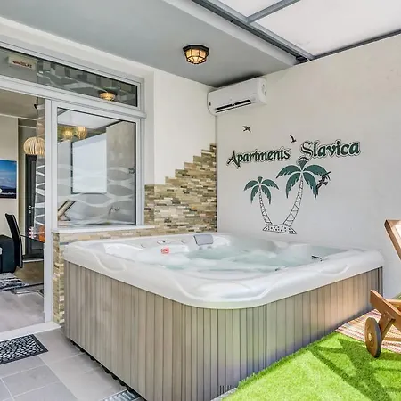 Slavica-new-with Jacuzzi شقة سبليت