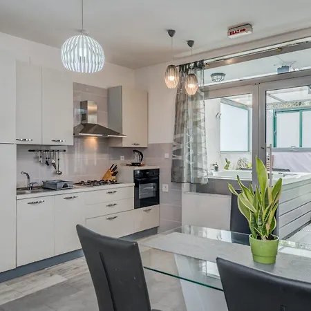 Slavica-new-with Jacuzzi * スプリト