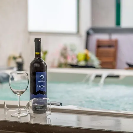 Slavica-new-with Jacuzzi アパート *