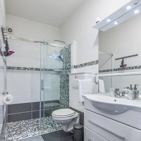 アパート Slavica-new-with Jacuzzi