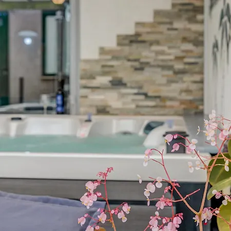 Slavica-new-with Jacuzzi スプリト